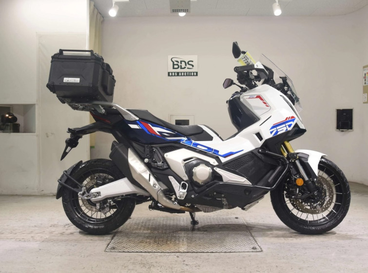 Мотоцикл Honda X-ADV750-2 з пробігом 3318 km