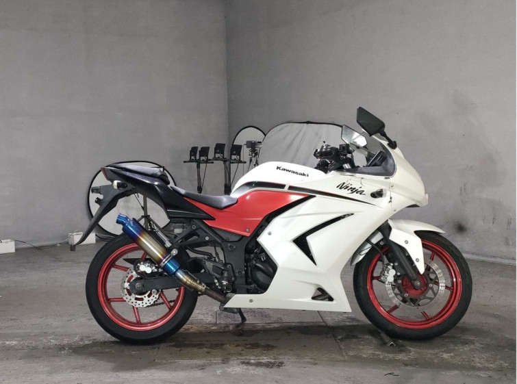 Мотоцикл Kawasaki NINJA250R с пробегом 26613 km
