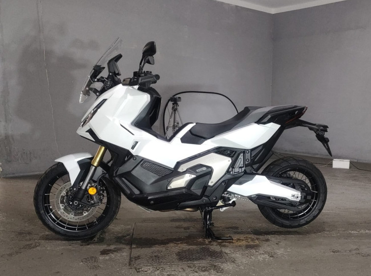 Мотоцикл Honda X-ADV750 з пробігом 7264 km