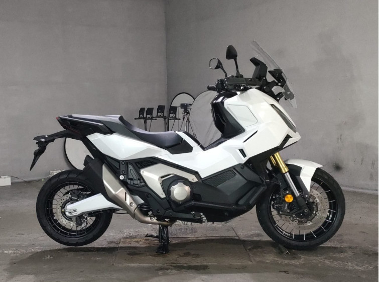Мотоцикл Honda X-ADV750 з пробігом 7264 km