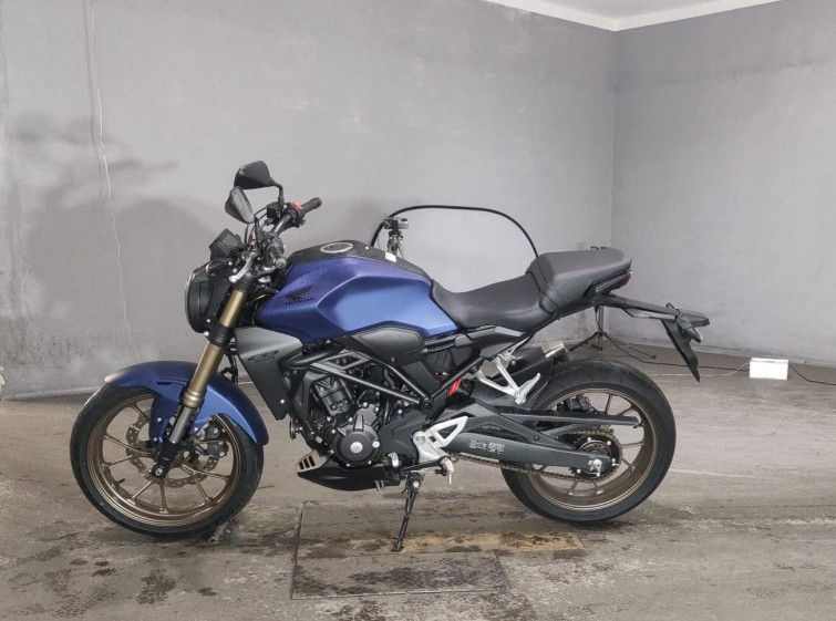 Мотоцикл Honda CB250R с пробегом 1696 km