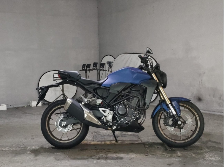 Мотоцикл Honda CB250R с пробегом 1696 km