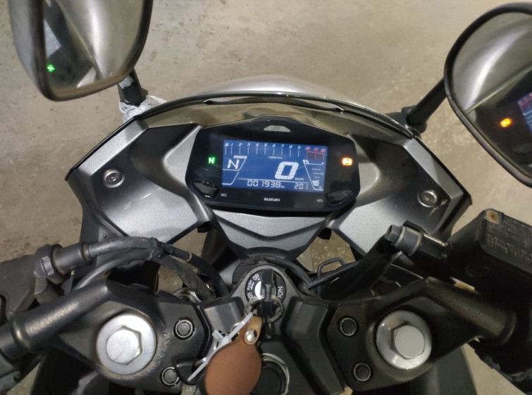 Мотоцикл Suzuki GIXXER250SF з пробігом 1938 km