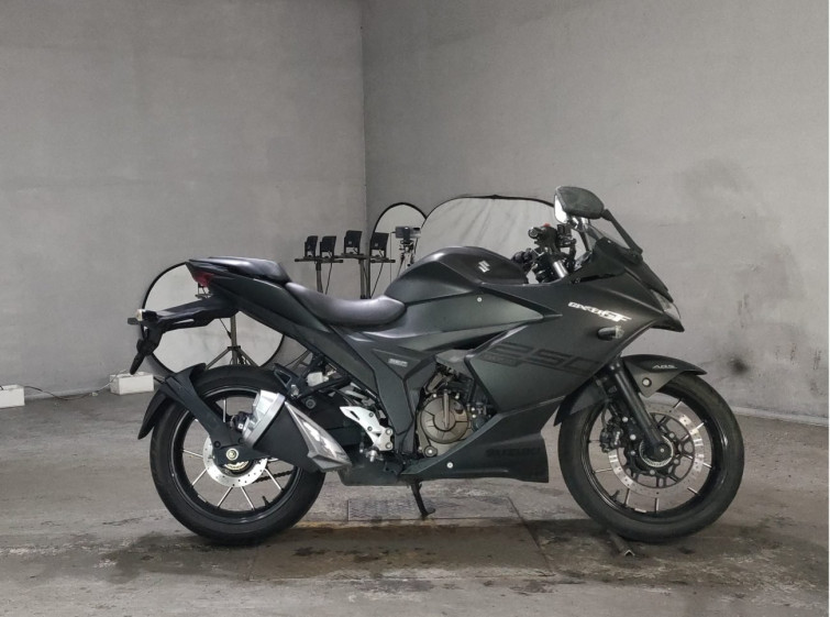 Мотоцикл Suzuki GIXXER250SF з пробігом 1938 km