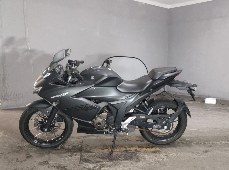 Мотоцикл Suzuki GIXXER250SF з пробігом 1938 km