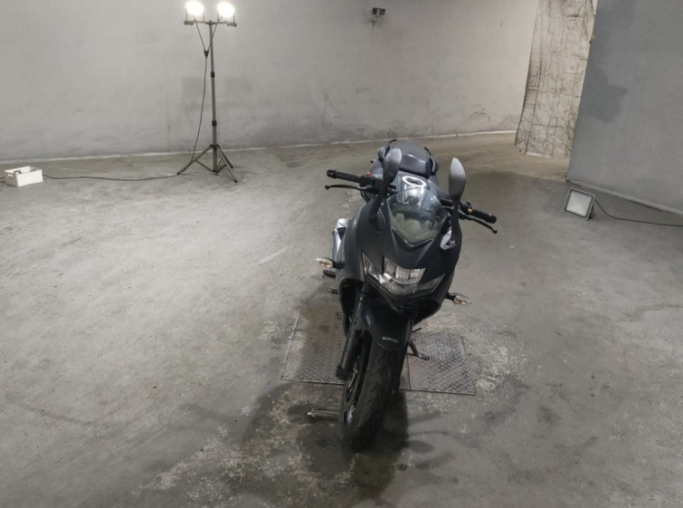 Мотоцикл Suzuki GIXXER250SF з пробігом 1938 km