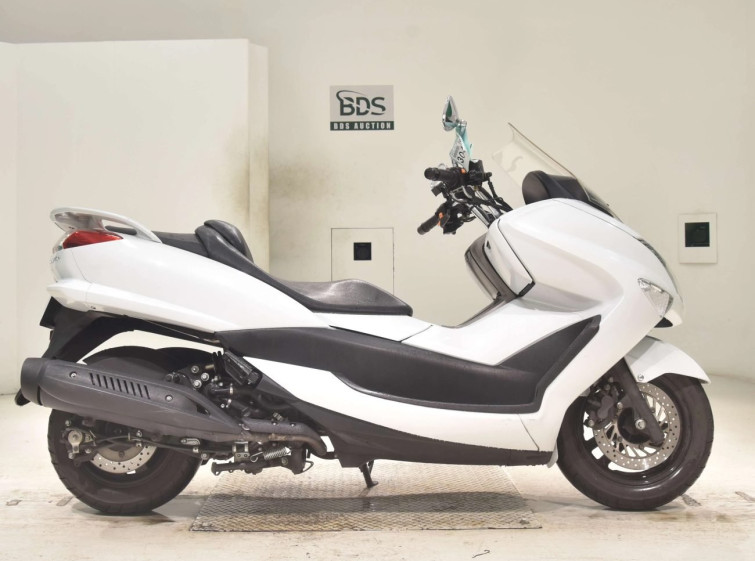 Мотоцикл Yamaha MAJESTY250 с пробегом 16818 km