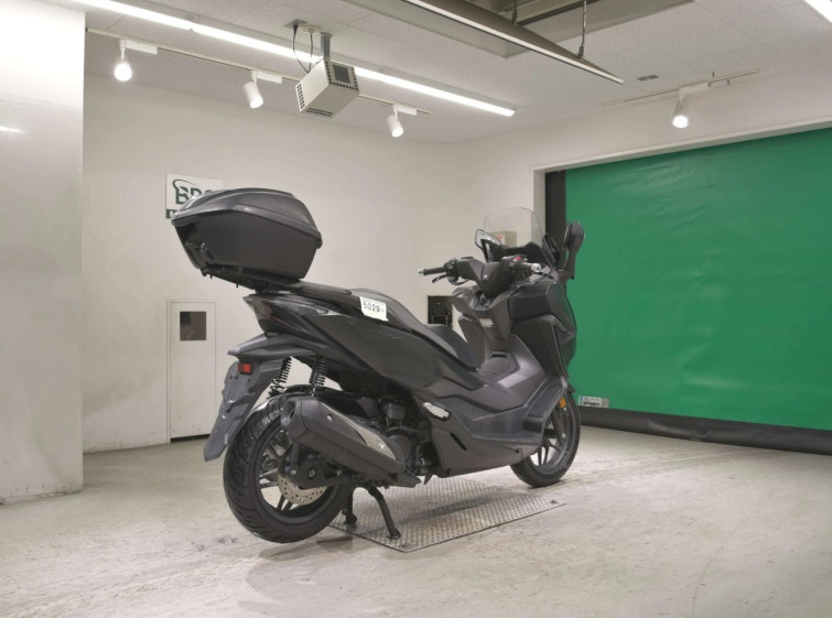 Мотоцикл Honda FORZA з пробігом 56931 km