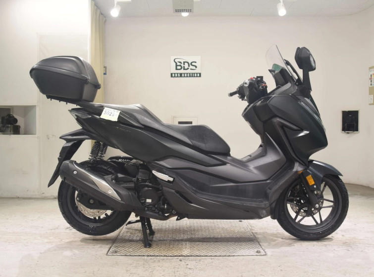 Мотоцикл Honda FORZA з пробігом 56931 km