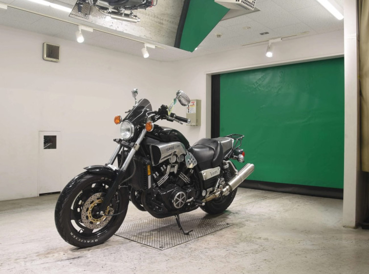 Мотоцикл Yamaha V-MAX1200 с пробегом 24457 km