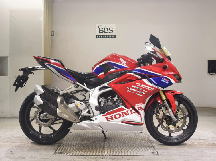 Мотоцикл Honda CBR250RR з пробігом 12941 km
