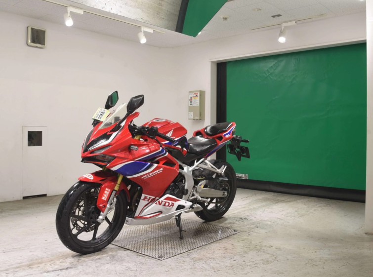 Мотоцикл Honda CBR250RR з пробігом 12941 km