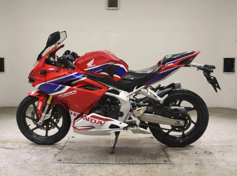 Мотоцикл Honda CBR250RR з пробігом 12941 km