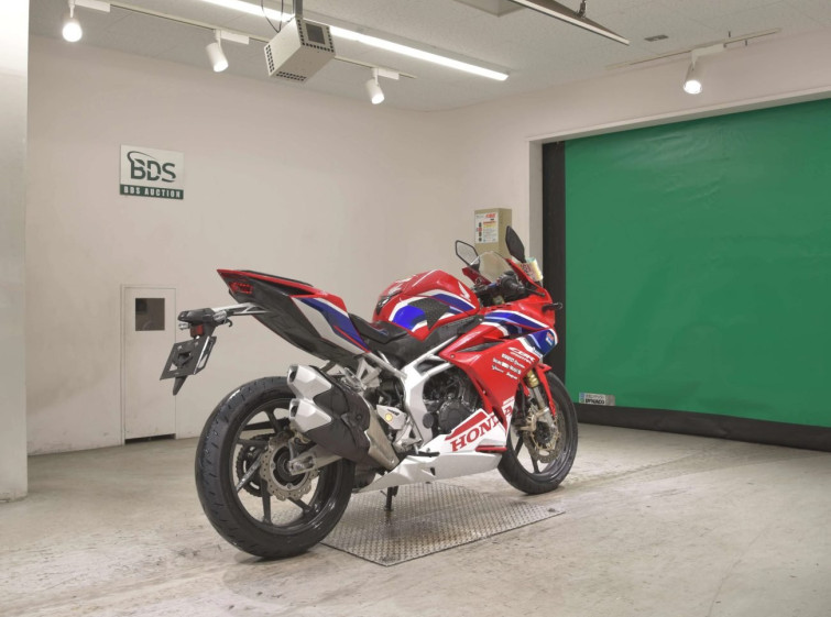 Мотоцикл Honda CBR250RR з пробігом 12941 km