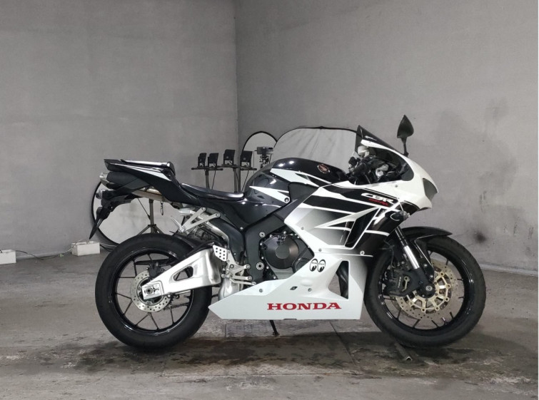 Мотоцикл Honda CBR600RR с пробегом 34227 km
