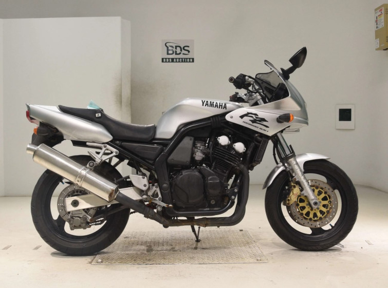 Мотоцикл Yamaha FZ400 з пробігом 82147 km