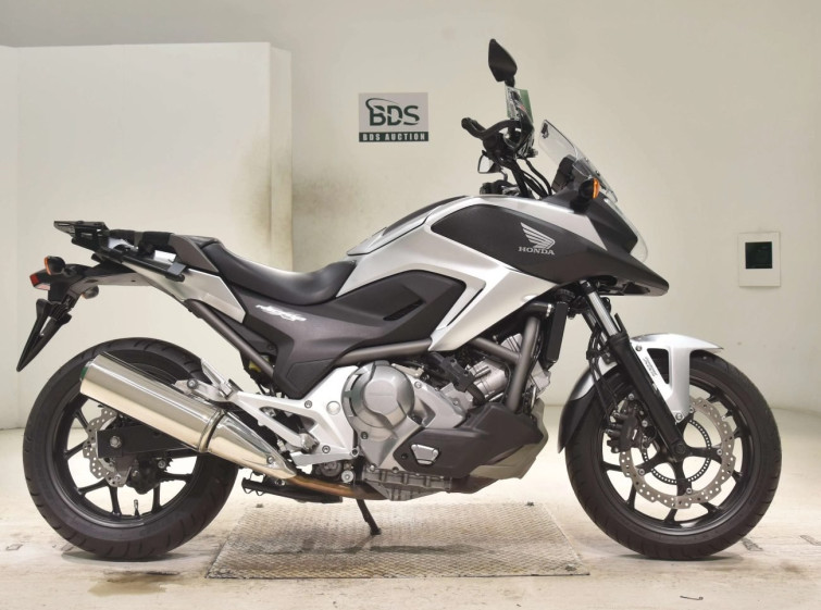 Мотоцикл Honda NC700XDLD з пробігом 9935 km