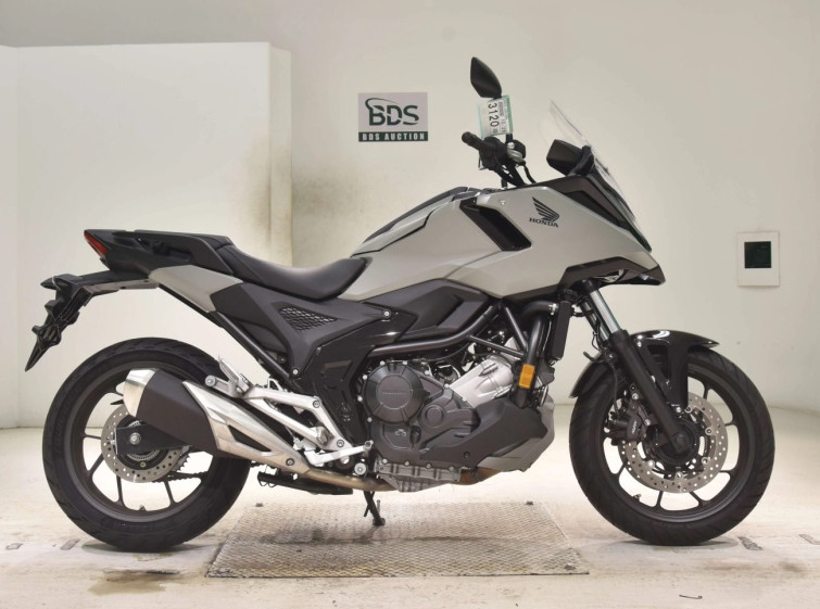 Мотоцикл Honda NC750X с пробегом 2385 km