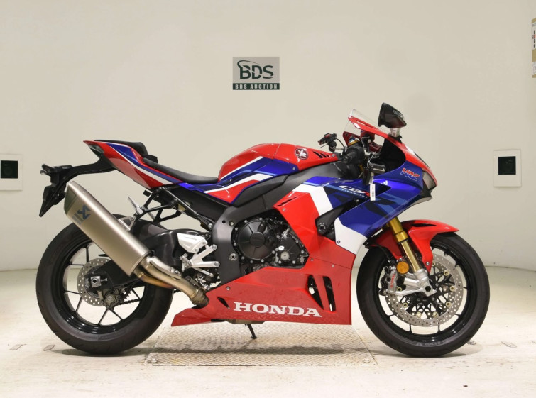 Мотоцикл Honda CBR1000RR SP с пробегом 7410 km