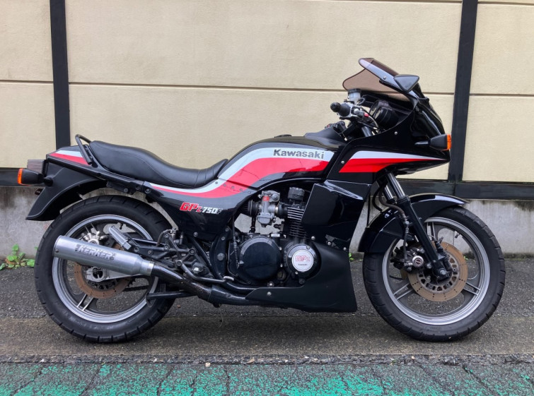 Мотоцикл Kawasaki GPZ750F з пробігом 8281 km