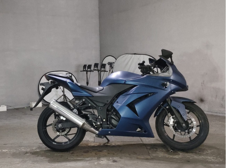 Мотоцикл Kawasaki NINJA250R с пробегом 35210 km