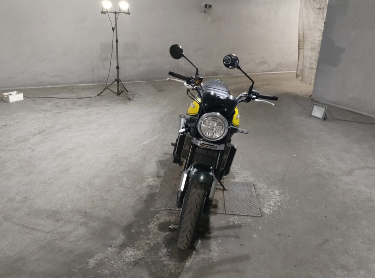 Мотоцикл Kawasaki Z900RS с пробегом 11708 km