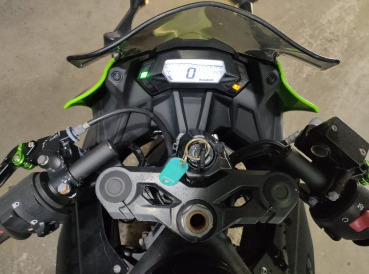 Мотоцикл Kawasaki NINJA250 с пробегом 13509 km