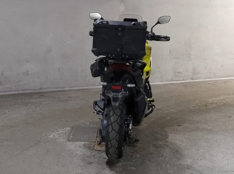 Мотоцикл Honda X-ADV750 з пробігом 5772 km