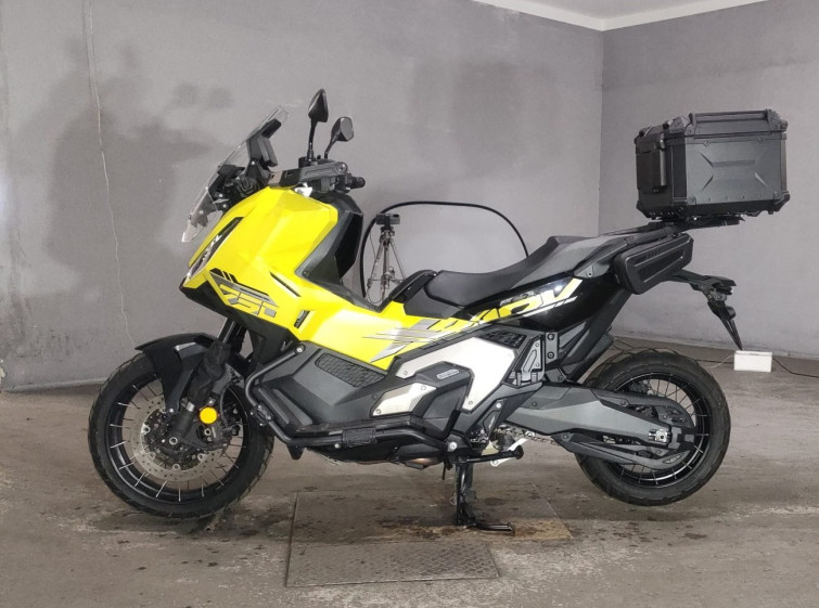 Мотоцикл Honda X-ADV750 з пробігом 5772 km