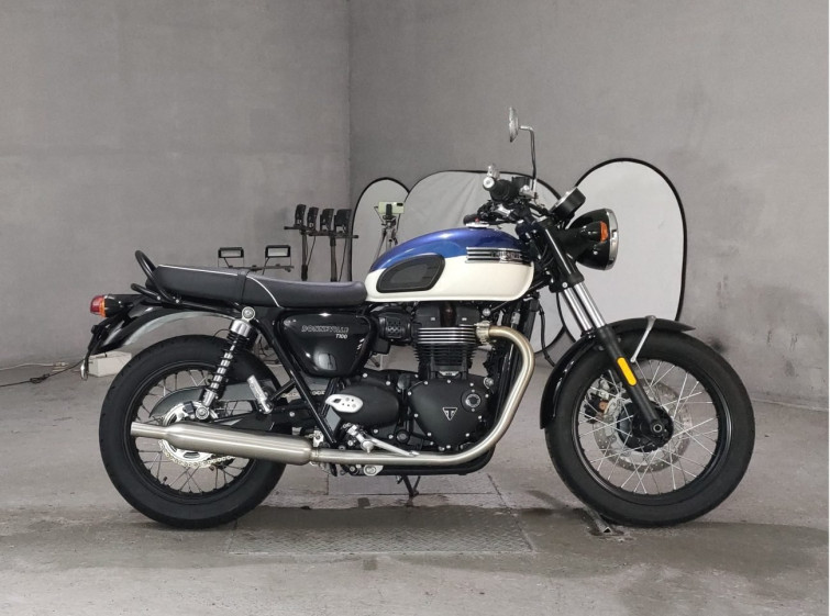 Мотоцикл Triumph BONNEVILLE T100 з пробігом 523 km