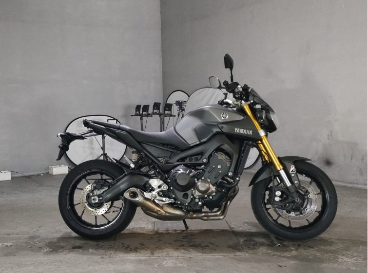 Мотоцикл Yamaha MT-09 с пробегом 7074 km