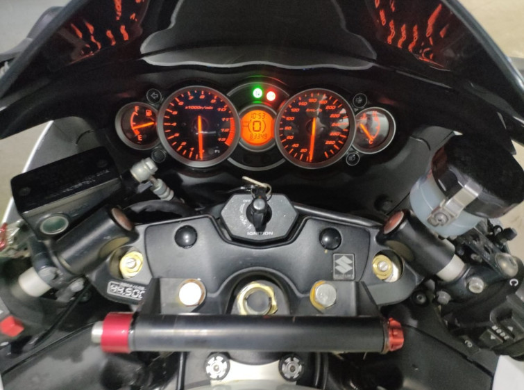 Мотоцикл Suzuki GSX1300R HAYABUSA з пробігом 83349 km