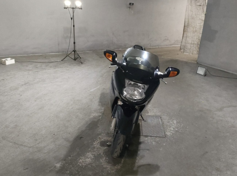 Мотоцикл Honda CBR1100XX BLACKBIRD с пробегом 28858 km