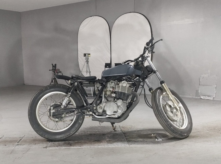 Мотоцикл Yamaha SR400 з пробігом 5383 km