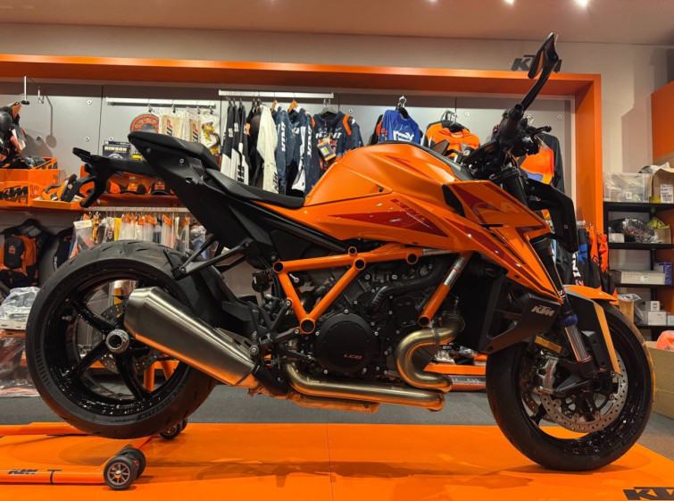 Мотоцикл KTM 1390S DUKE EVO