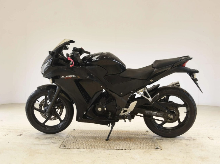 Мотоцикл Honda CBR250R з пробігом 20981 km