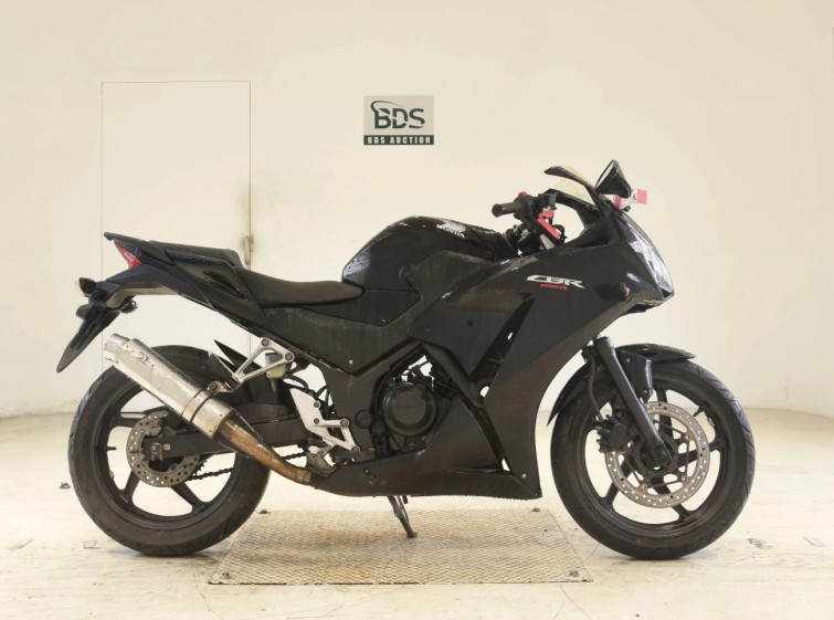 Мотоцикл Honda CBR250R з пробігом 20981 km