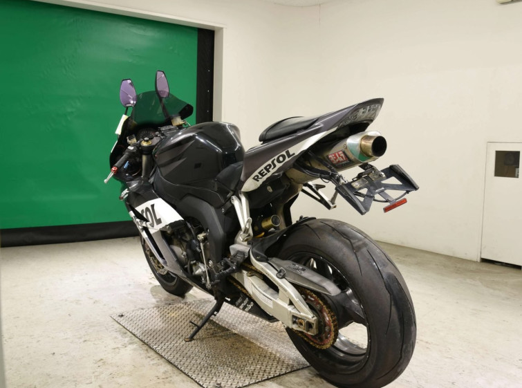 Мотоцикл Honda CBR1000RR с пробегом 65662 km
