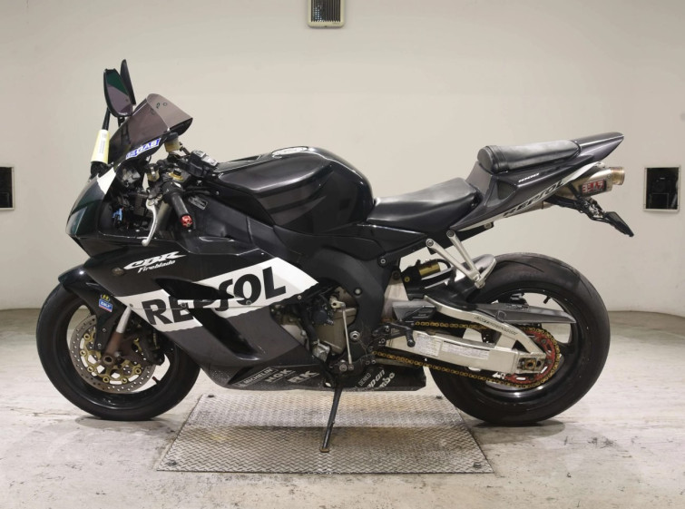 Мотоцикл Honda CBR1000RR с пробегом 65662 km