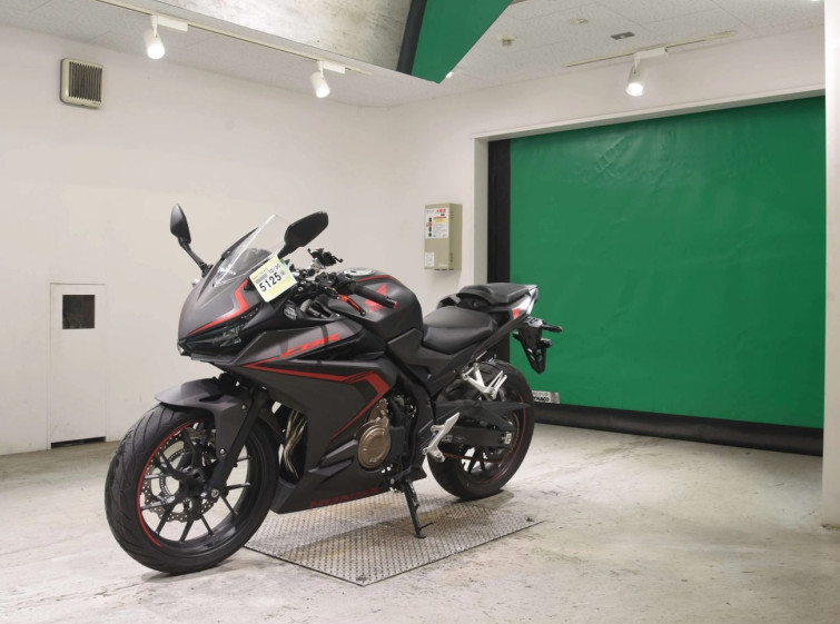 Мотоцикл Honda CBR400R з пробігом 2802 km