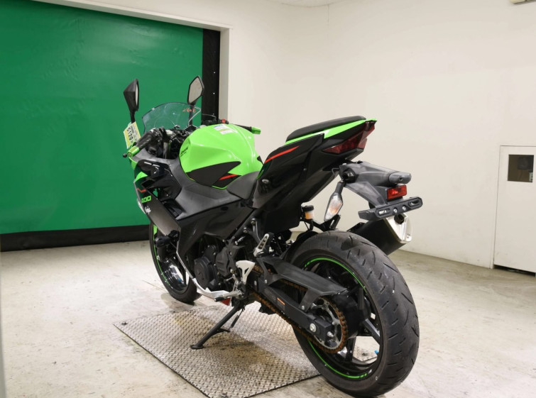 Мотоцикл Kawasaki NINJA400 з пробігом 6127 km