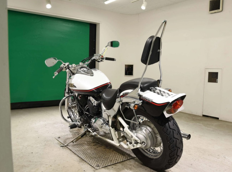 Мотоцикл Yamaha DRAGSTAR XVS400 з пробігом 27337 km