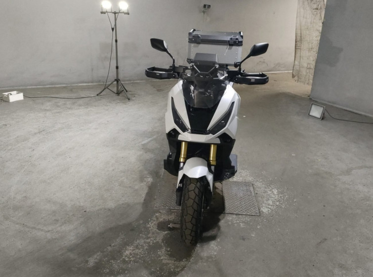Мотоцикл Honda X-ADV750 з пробігом 3865 km
