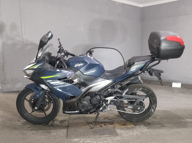 Мотоцикл Kawasaki NINJA400 с пробегом 62690 km