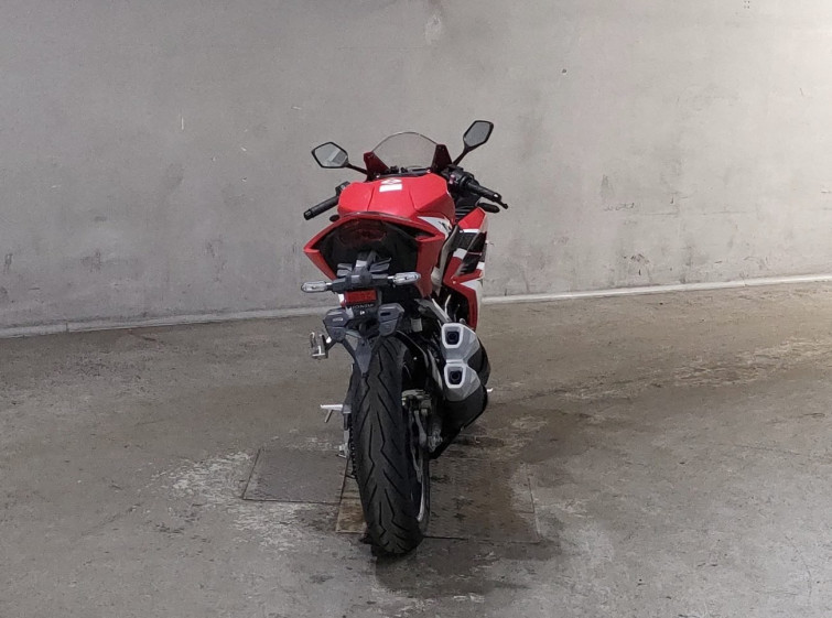 Мотоцикл Honda CBR250RR с пробегом 18943 km