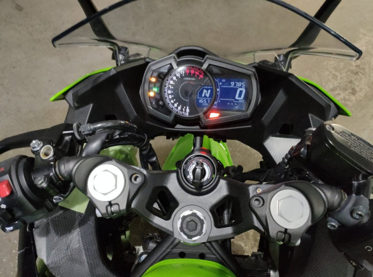 Мотоцикл Kawasaki NINJA400 с пробегом 9785 km