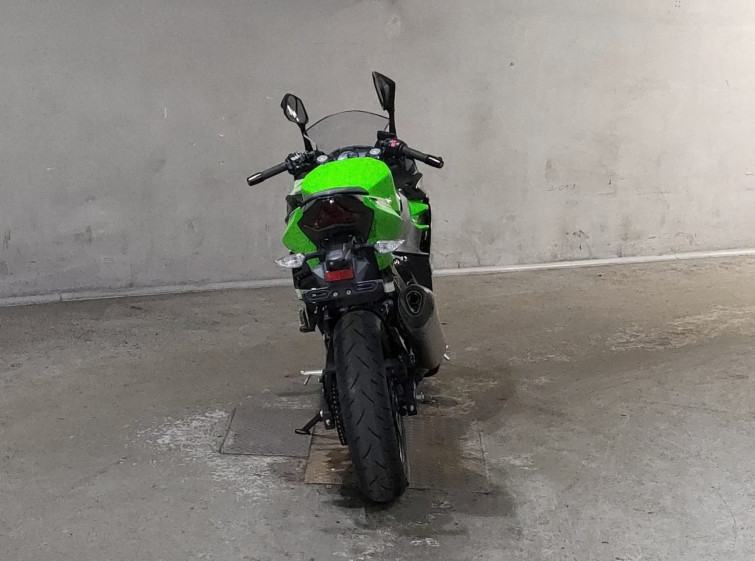 Мотоцикл Kawasaki NINJA400 с пробегом 9785 km