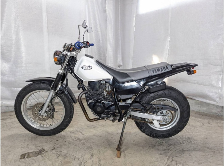 Мотоцикл Yamaha TW200 с пробегом 5498 km