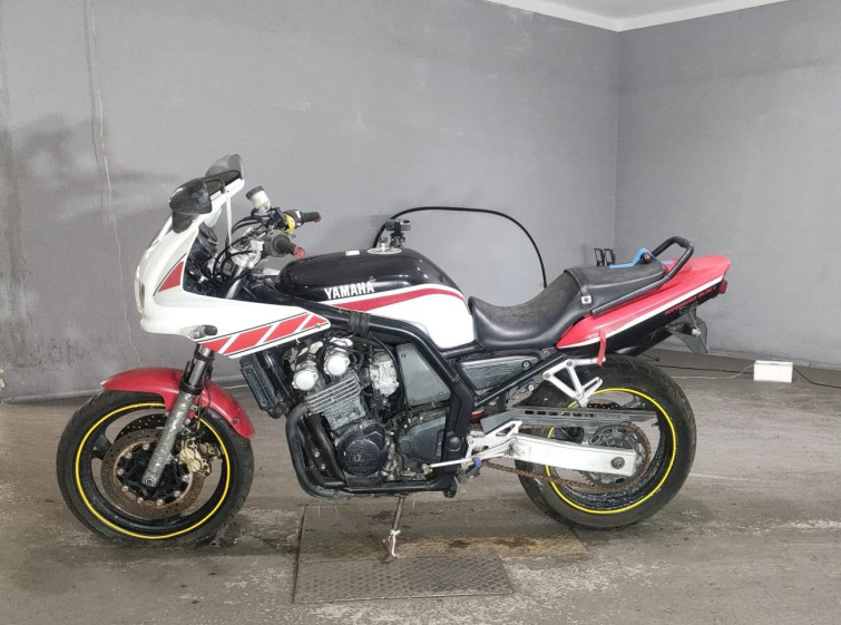 Мотоцикл Yamaha FZ400 с пробегом 50844 km