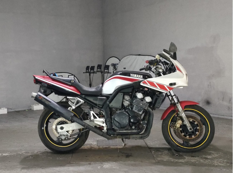 Мотоцикл Yamaha FZ400 с пробегом 50844 km